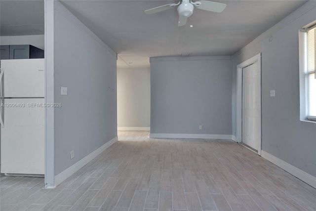562 W 4th St, Riviera Beach, FL 33404