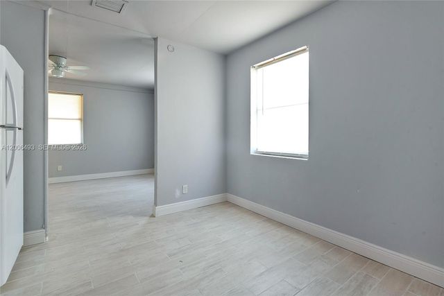 562 W 4th St, Riviera Beach, FL 33404