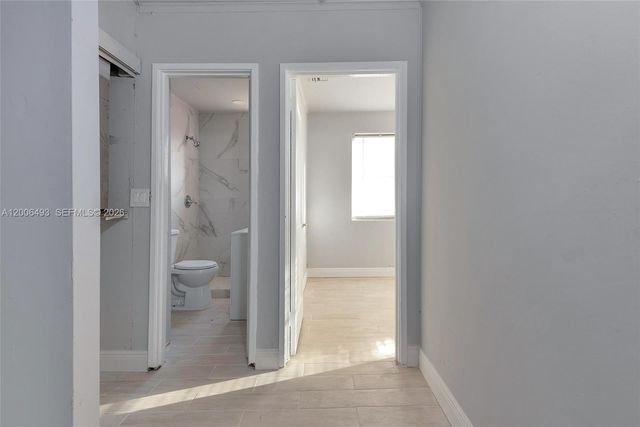 562 W 4th St, Riviera Beach, FL 33404