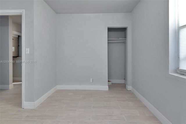 562 W 4th St, Riviera Beach, FL 33404