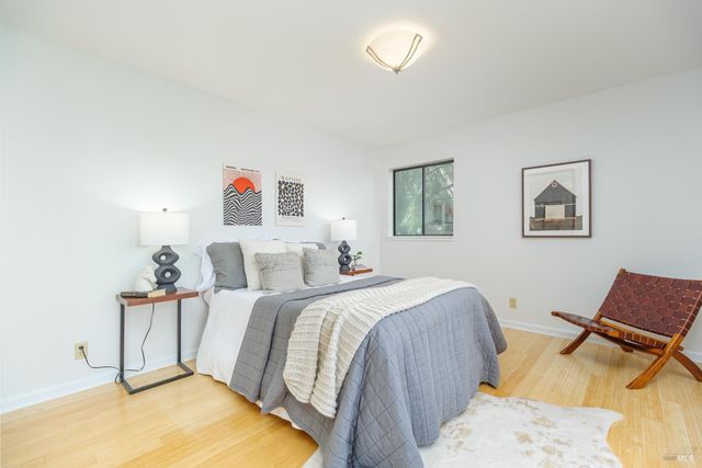 27 OAKWOOD Ct, San Anselmo, CA 94960