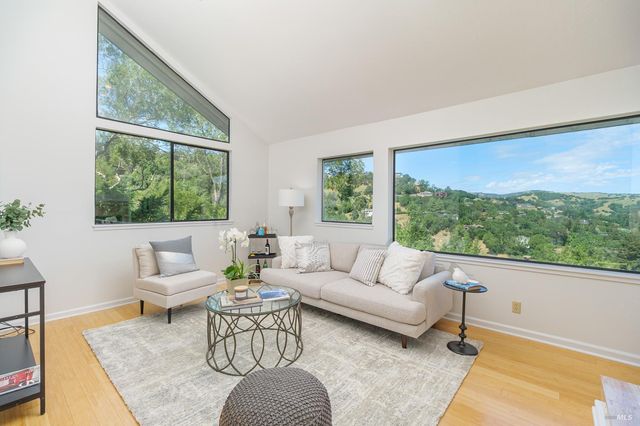 27 OAKWOOD Ct, San Anselmo, CA 94960