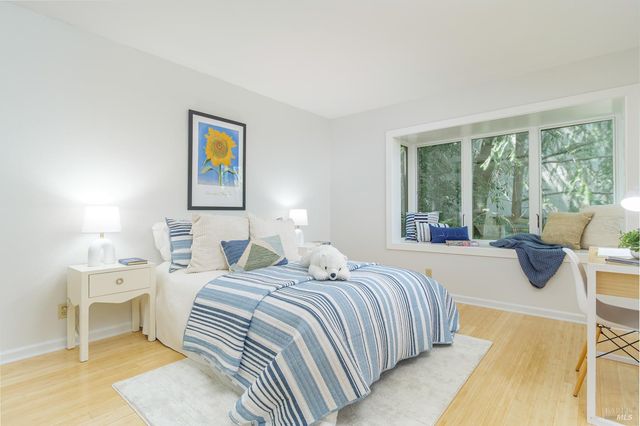 27 OAKWOOD Ct, San Anselmo, CA 94960