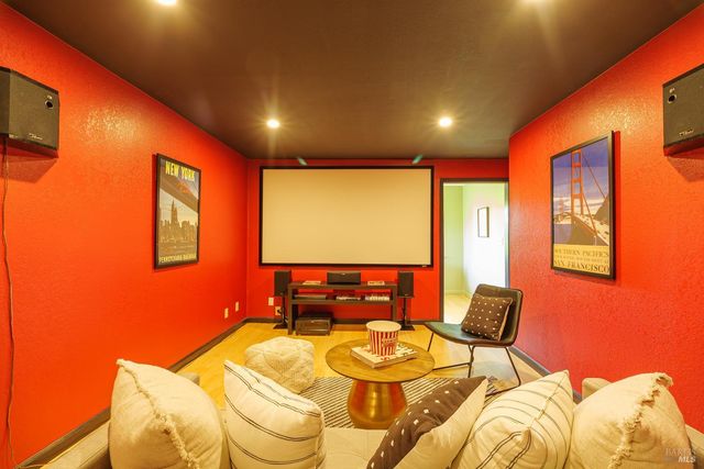 27 OAKWOOD Ct, San Anselmo, CA 94960