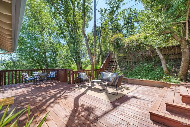27 OAKWOOD Ct, San Anselmo, CA 94960