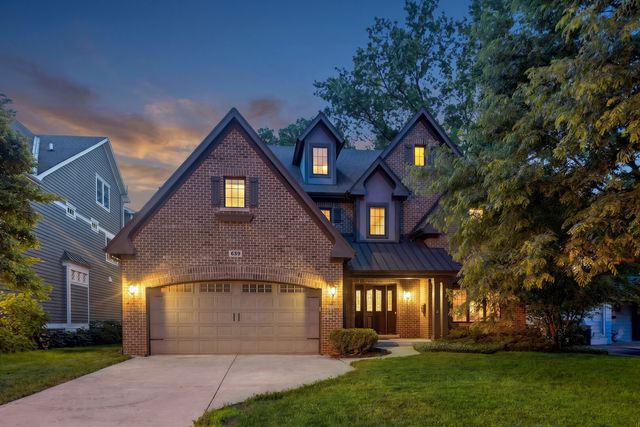639 N Wright Street, Naperville, IL 60563