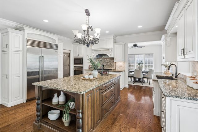 639 N Wright Street, Naperville, IL 60563