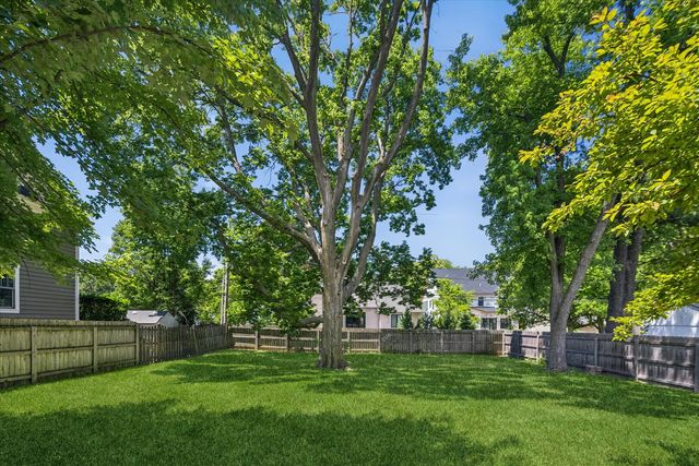 639 N Wright Street, Naperville, IL 60563