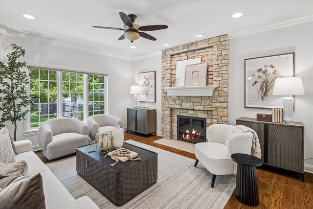 639 N Wright Street, Naperville, IL 60563