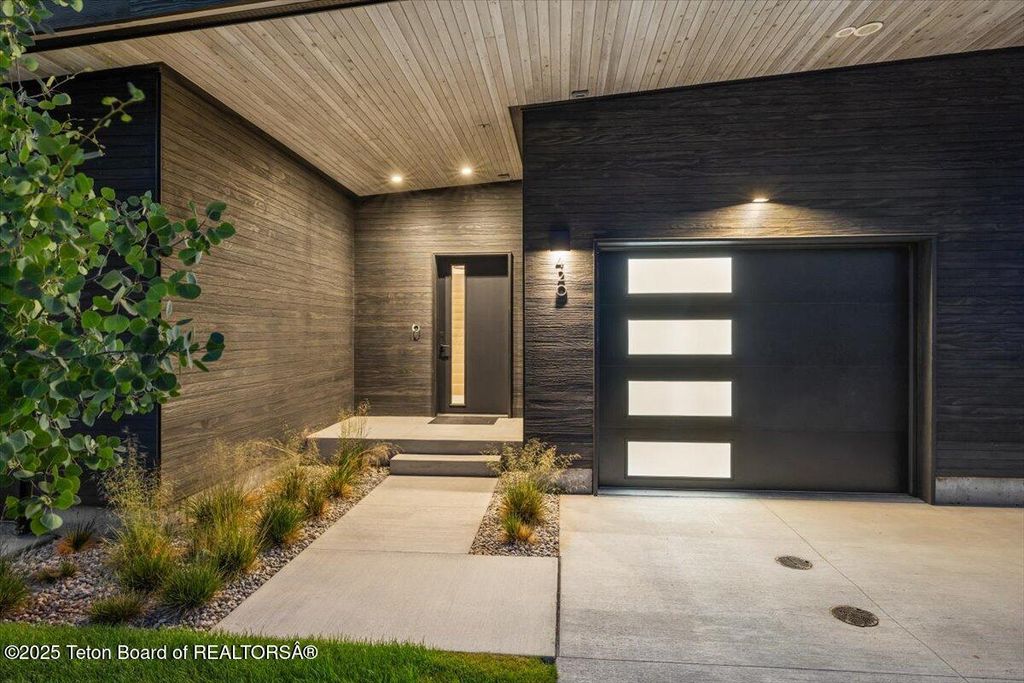 420 HIDDEN HOLLOW Drive, Jackson, WY 83001 photo 17