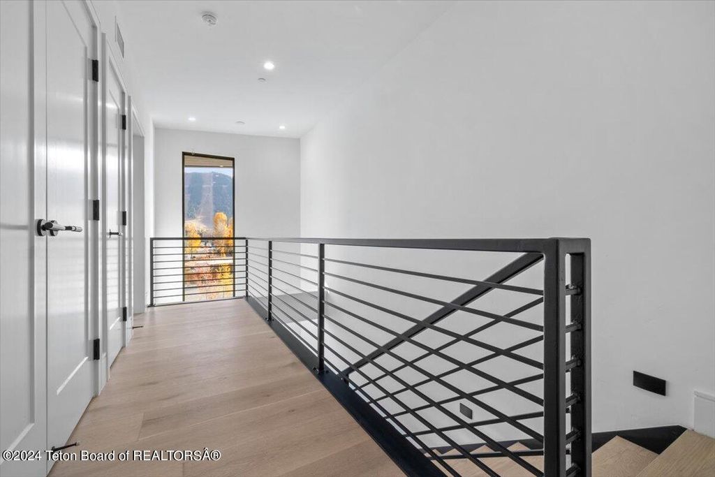 420 HIDDEN HOLLOW Drive, Jackson, WY 83001 photo 6