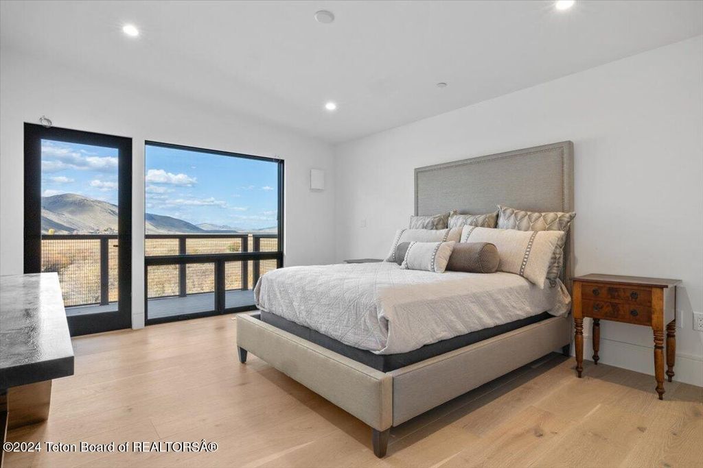 420 HIDDEN HOLLOW Drive, Jackson, WY 83001 photo 7