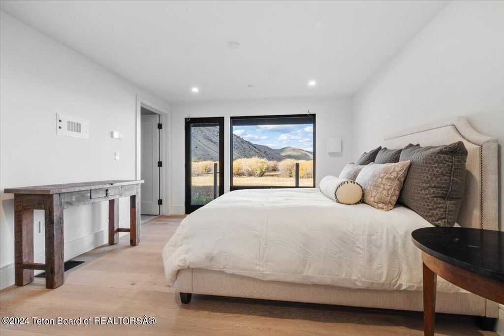 420 HIDDEN HOLLOW Drive, Jackson, WY 83001 photo 8