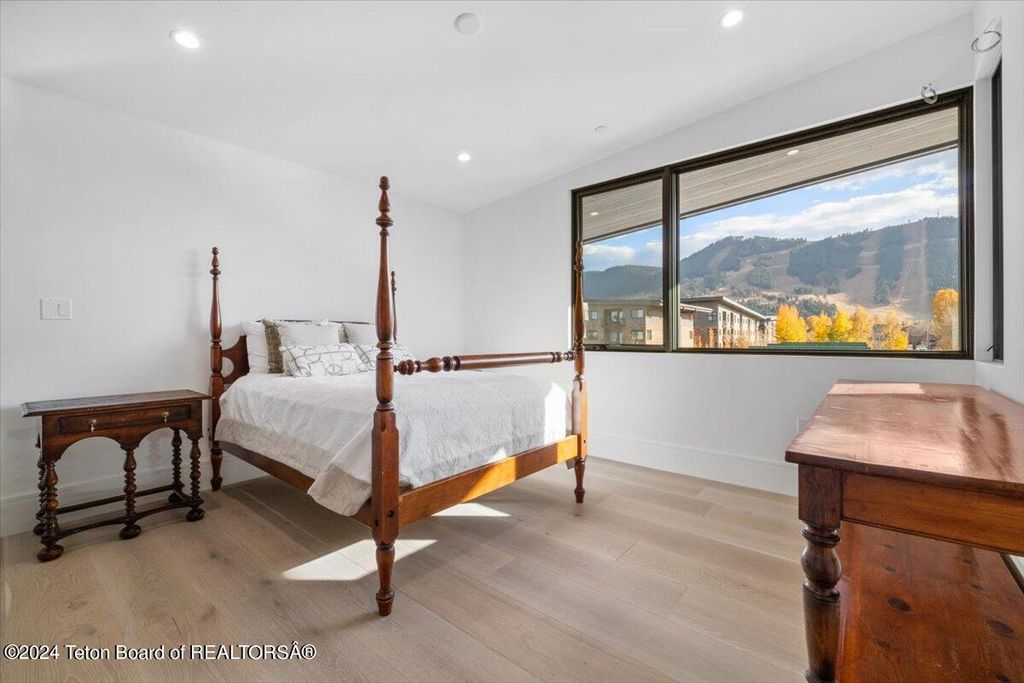 420 HIDDEN HOLLOW Drive, Jackson, WY 83001 photo 9