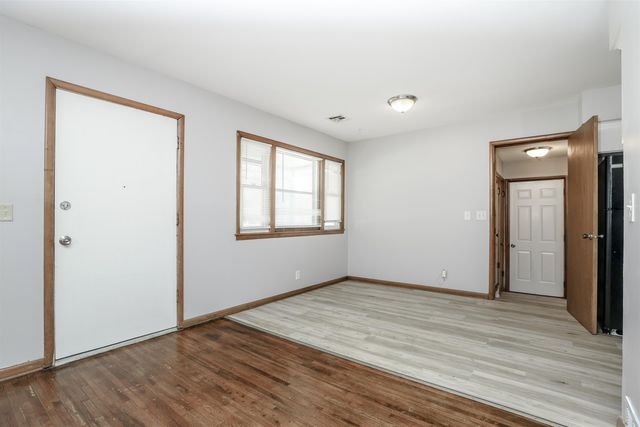 2940 S Bennett Ave, Wichita, KS 67217