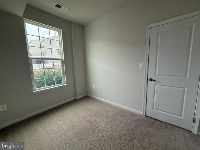 505 ROLLING VALLEY DR, Fredericksburg, VA 22405