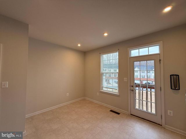 505 ROLLING VALLEY DR, Fredericksburg, VA 22405