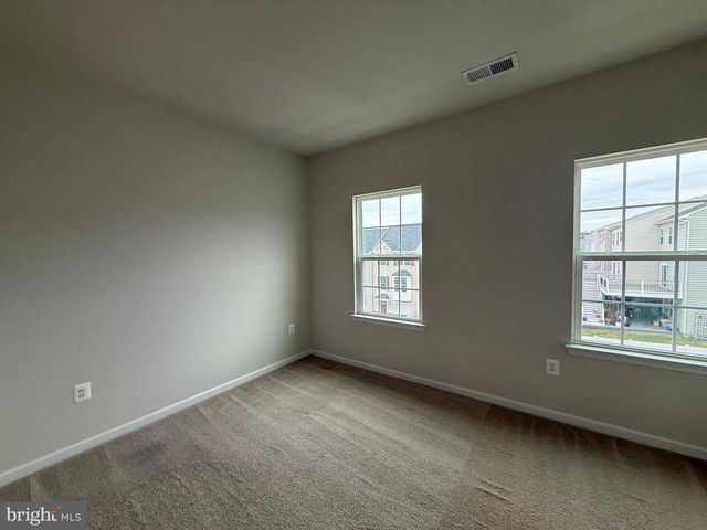 505 ROLLING VALLEY DR, Fredericksburg, VA 22405