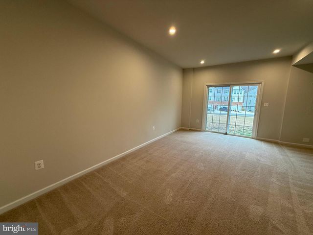 505 ROLLING VALLEY DR, Fredericksburg, VA 22405