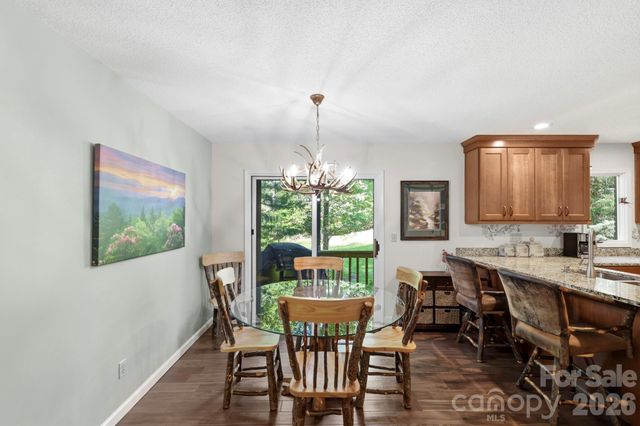 3509 Mountain Top Way, Hendersonville, NC 28739