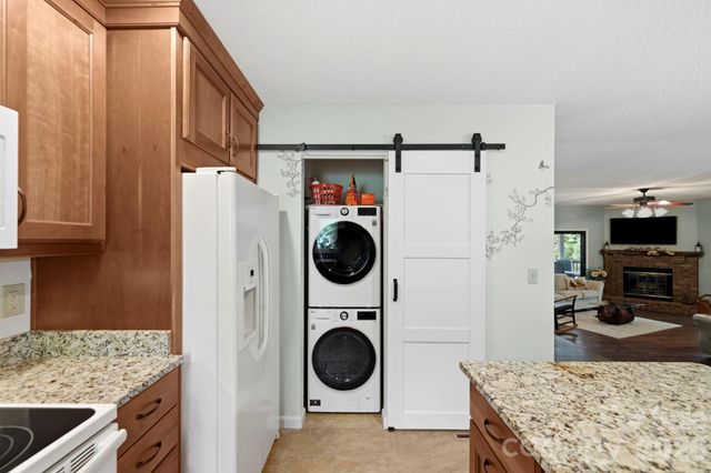 3509 Mountain Top Way, Hendersonville, NC 28739