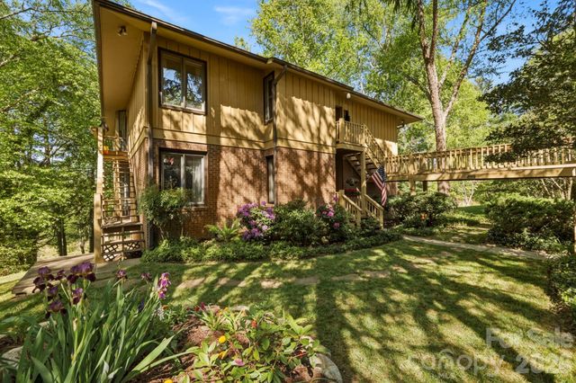 3509 Mountain Top Way, Hendersonville, NC 28739