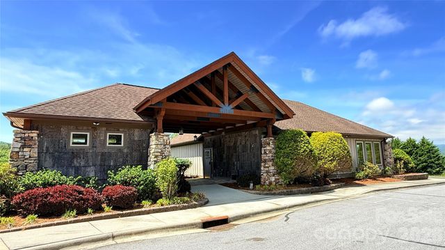 3509 Mountain Top Way, Hendersonville, NC 28739