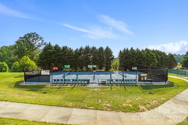 3509 Mountain Top Way, Hendersonville, NC 28739