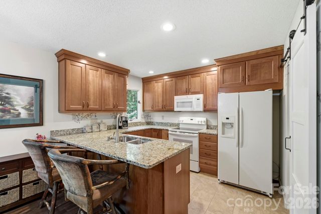 3509 Mountain Top Way, Hendersonville, NC 28739