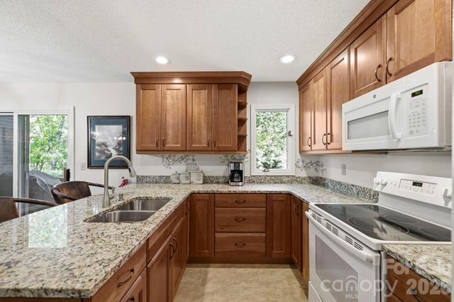 3509 Mountain Top Way, Hendersonville, NC 28739
