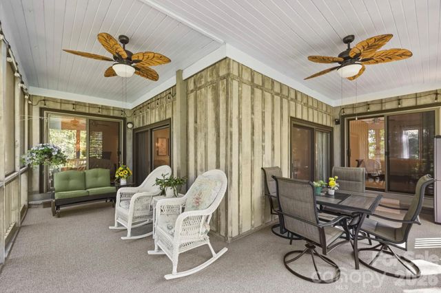 3509 Mountain Top Way, Hendersonville, NC 28739