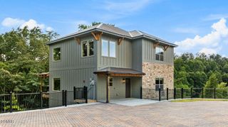 1130 Lee Cardwell Circle, Pigeon Forge, TN 37863