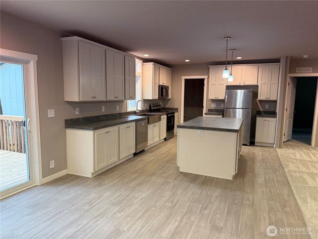 31 NE Sail Loft Court, Belfair, WA 98528