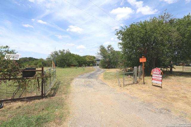 1920 Fm 477, Seguin, TX 78155