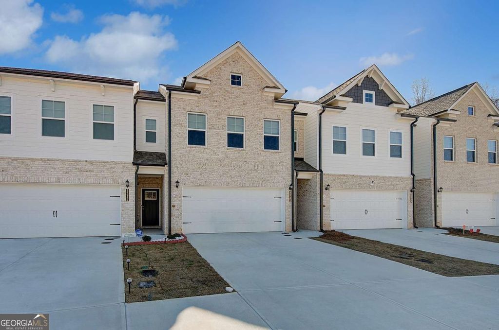 8110 Tiger Way, Riverdale, GA 30296