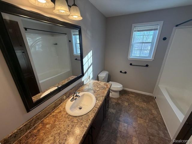 1113 Tartan Lane, Commerce Charter Township, MI 48390