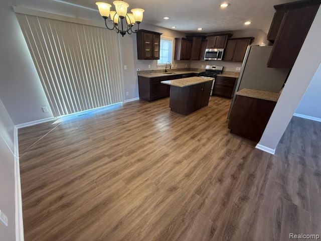 1113 Tartan Lane, Commerce Charter Township, MI 48390