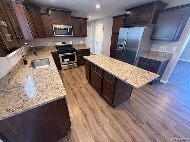 1113 Tartan Lane, Commerce Charter Township, MI 48390