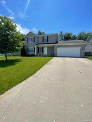 1113 Tartan Lane, Commerce Charter Township, MI 48390