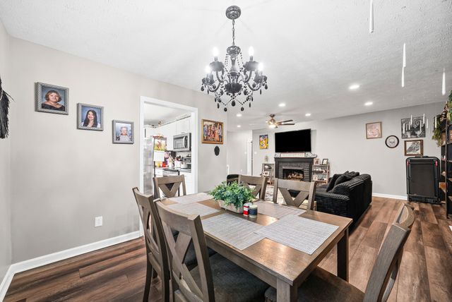 1112 Black Oak Ln, Hopkinsville, KY 42240