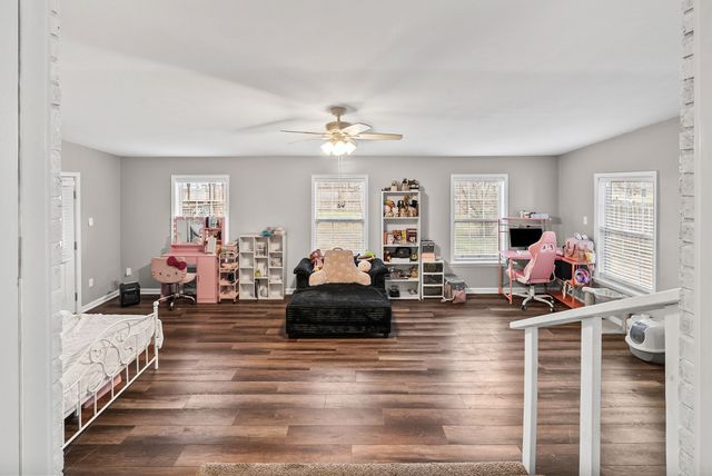 1112 Black Oak Ln, Hopkinsville, KY 42240