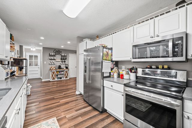 1112 Black Oak Ln, Hopkinsville, KY 42240