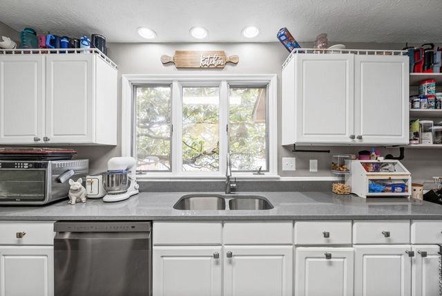 1112 Black Oak Ln, Hopkinsville, KY 42240