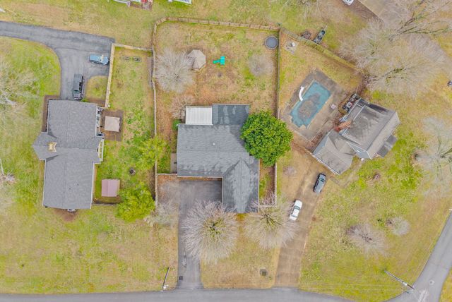 1112 Black Oak Ln, Hopkinsville, KY 42240