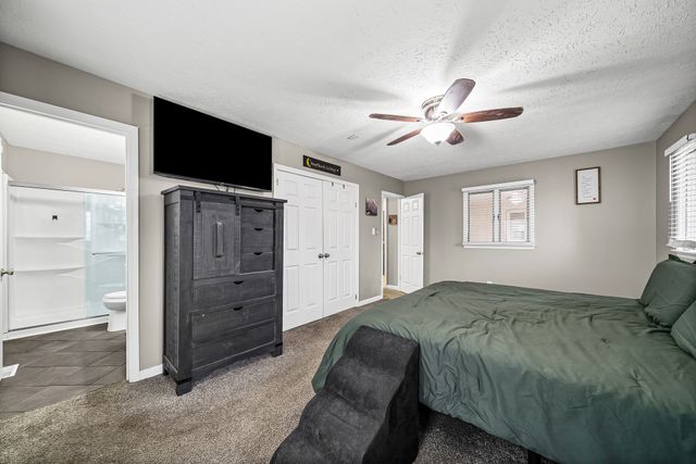 1112 Black Oak Ln, Hopkinsville, KY 42240