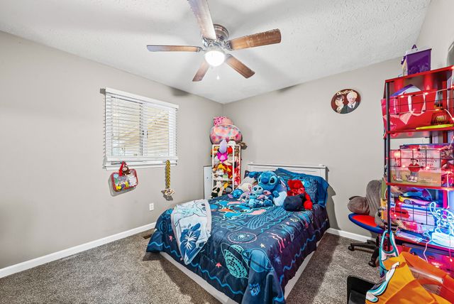 1112 Black Oak Ln, Hopkinsville, KY 42240