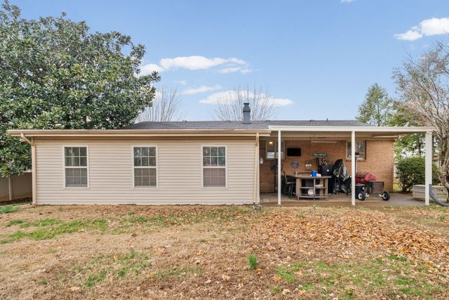 1112 Black Oak Ln, Hopkinsville, KY 42240