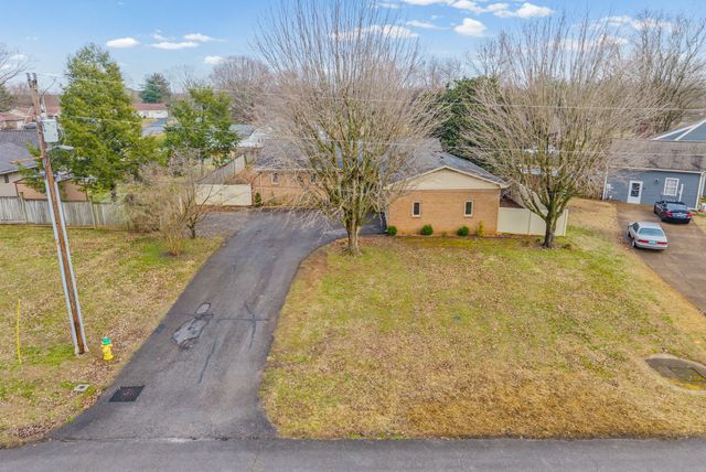 1112 Black Oak Ln, Hopkinsville, KY 42240