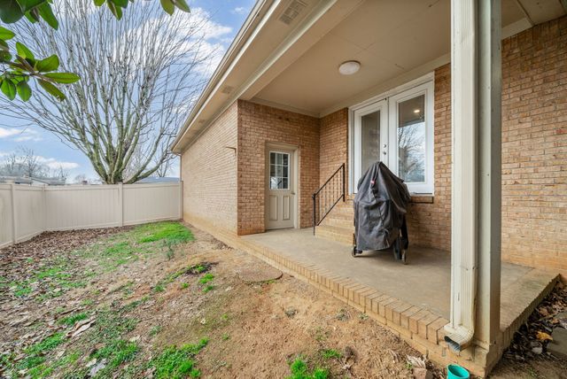 1112 Black Oak Ln, Hopkinsville, KY 42240