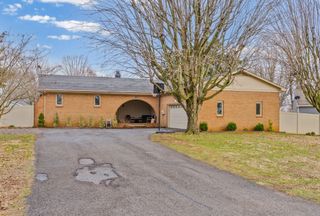 1112 Black Oak Ln, Hopkinsville, KY 42240